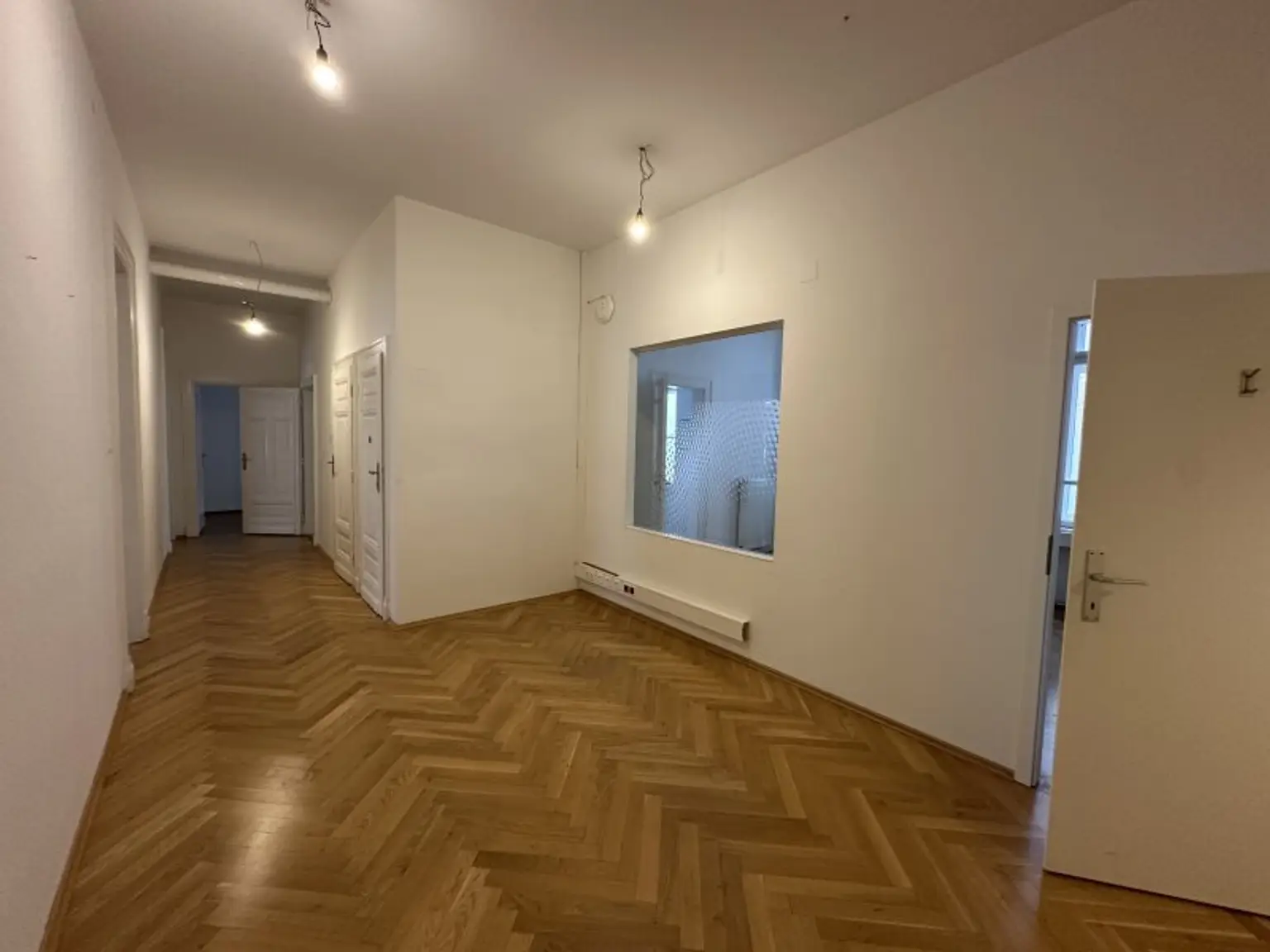 Büro nähe Karlskirche ab SOFORT