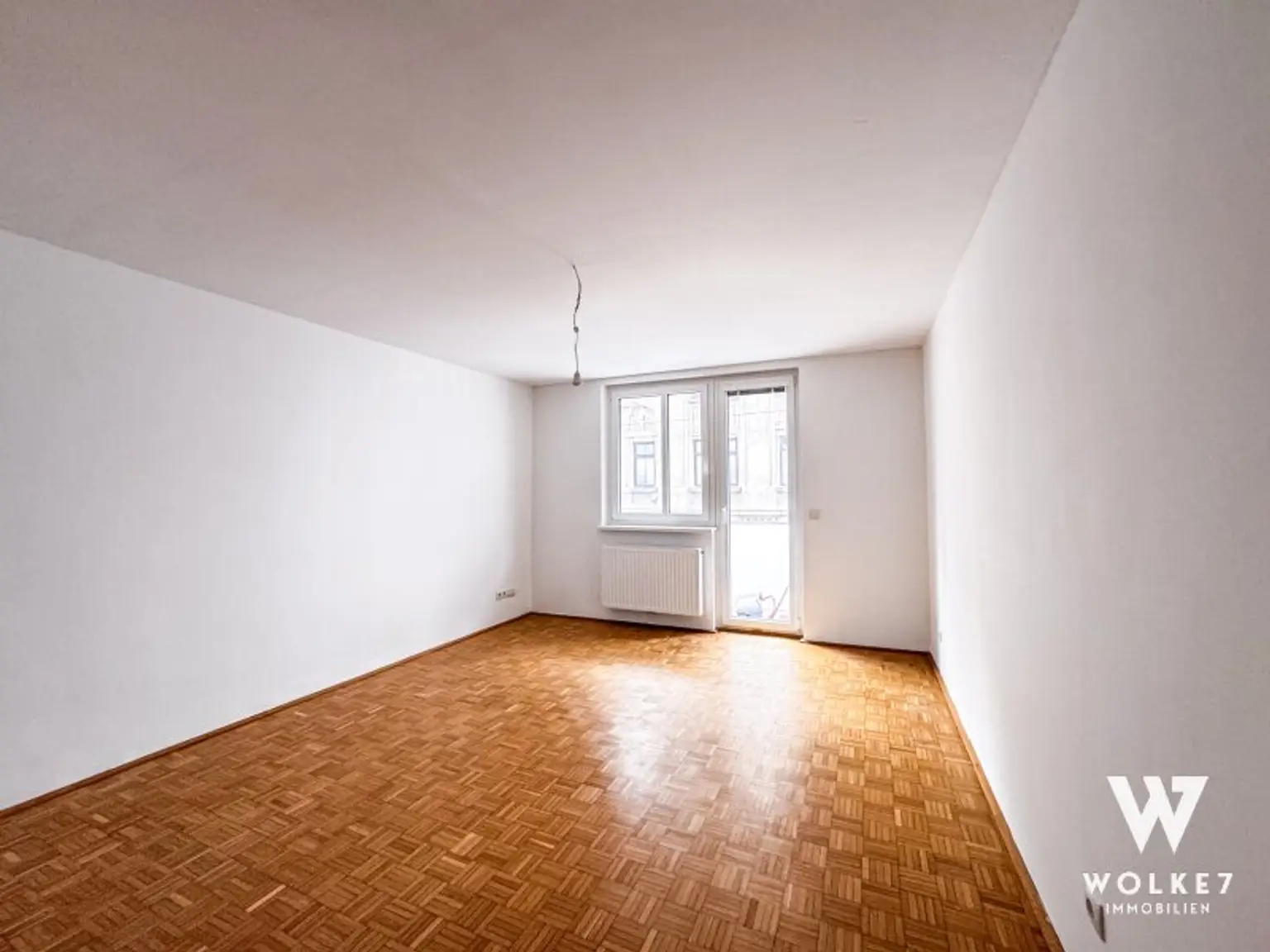 Erstbezug nach Renovierung! 3 Zimmer Wohnung mit Balkon und Lift