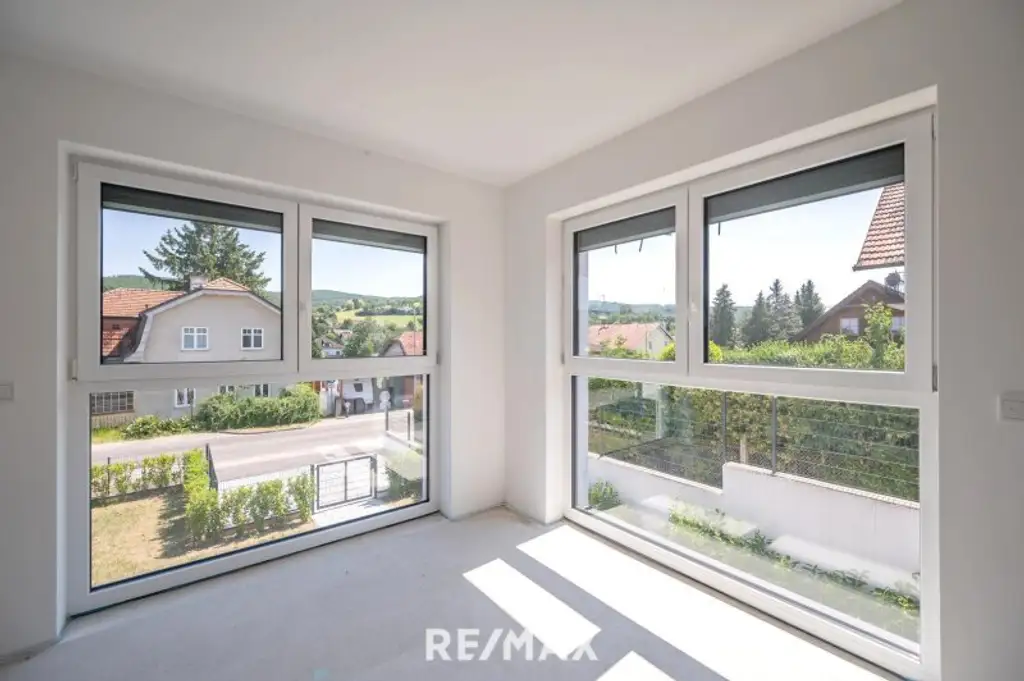 Erstbezug: Doppel-Haushälfte mit Fernblick und Wohlfühlambiente