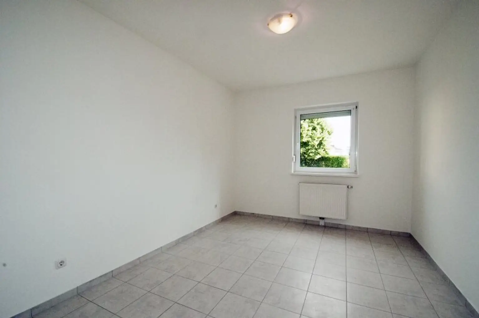 Mietwohnung (202) 62 m² mit Küche und Loggia / Balkon 9,54 m² Vermietung direkt vom Eigentümer keine Provision