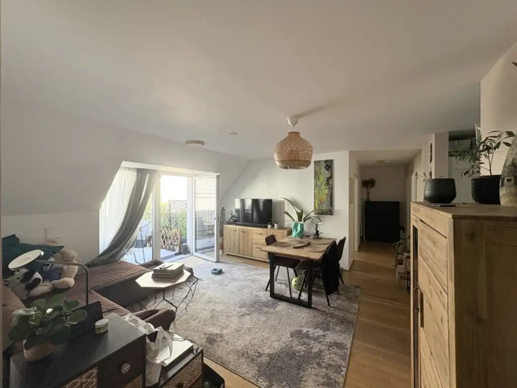 Neuwertige Wohnung im 1. Dachgeschoss mit Balkon in 1110 Wien – Ihr neues Zuhause!