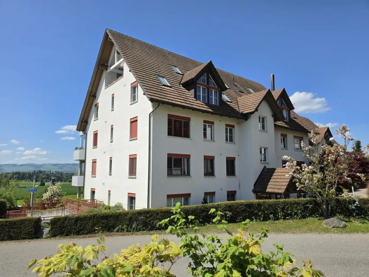Dachgeschoss Wohnung mit wunderbarer Aussicht, an ruhiger, kinderfreundlicher Lage!