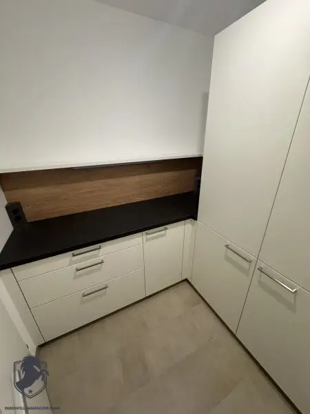 Moderne 3-Zimmer-Wohnung im 1. Stock – Neubau mit Balkon & 2 Parkplätzen