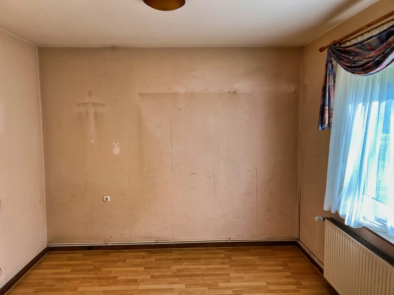 Voller Möglichkeiten! Sanierungsobjekt in Peheim!