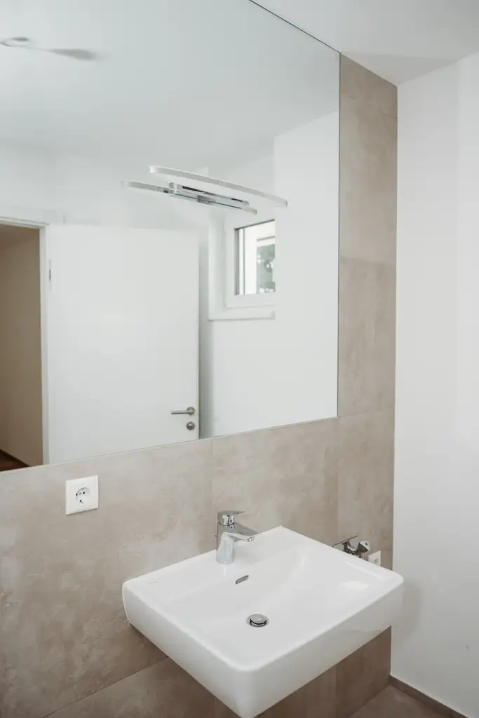 Moderne 2-Zimmer-Wohnung mit Balkon – Wohnen an der Alten Donau
