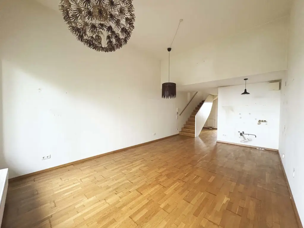 Helle Loggiawohnung mit 3 Zimmern, nähe U2-Station Aspernstraße!
- Achtung Finanzierungsbeitrag!