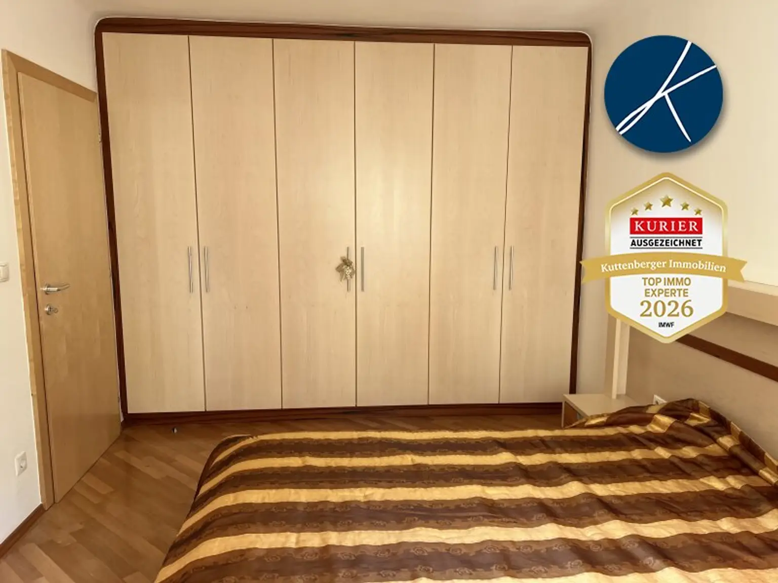 Schlafzimmer mit Einbauschrank