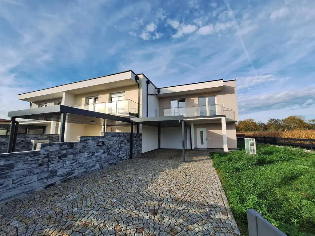 Top 4 - Vier Reihenhäuser stehen zum Verkauf