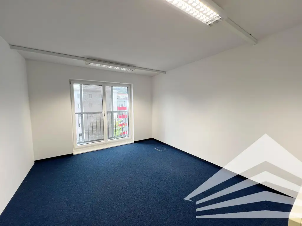 Helles Büro im Business Corner Urfahr zu vermieten!