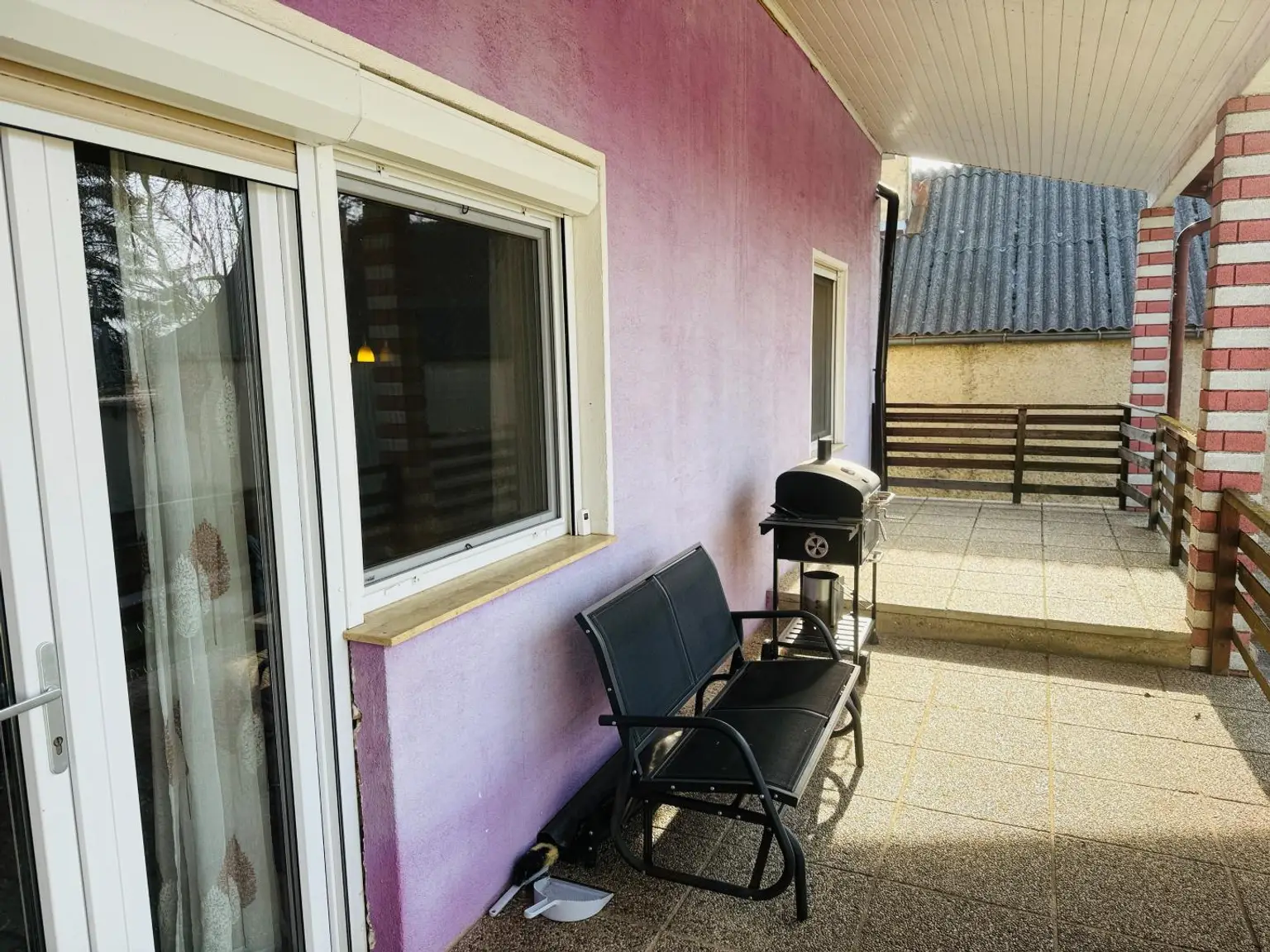 herrliche große Terrasse mit Abgang in den Garten