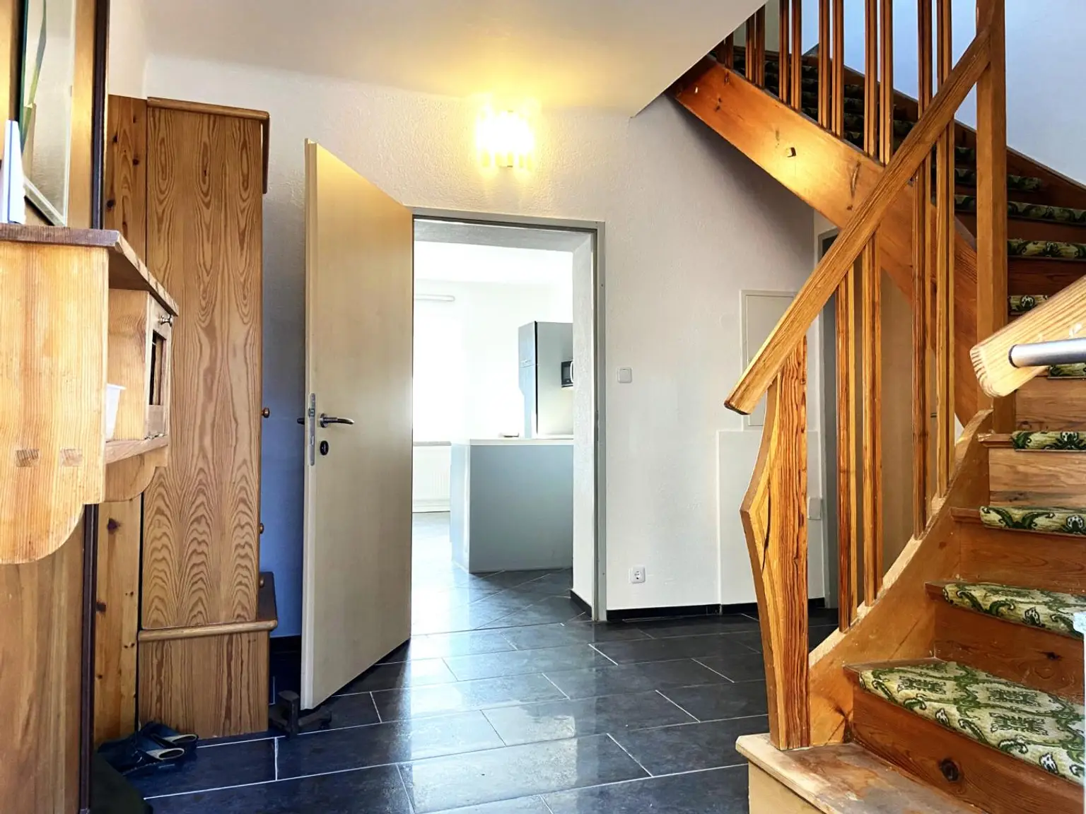 SANIERTE WOHLFÜHLOASE!       Haus in sonniger, ruhiger Lage | Berndorf