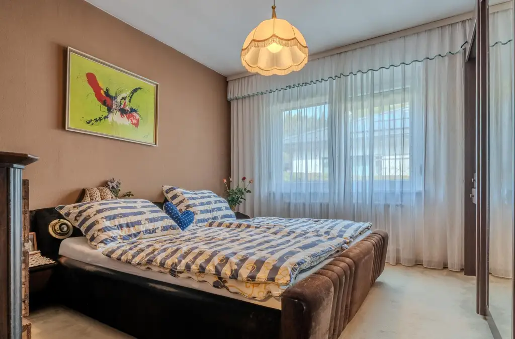 Einzigartiger Bungalow mit Wellnessbereich, Pool und großem Grundstück in ruhiger Wohnlage