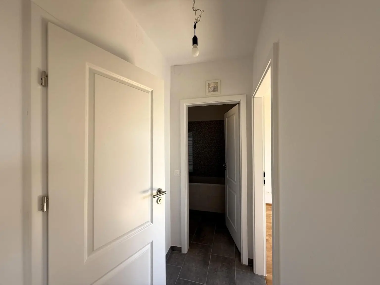 3-Zimmerwohnung im Erstbezug nach Generalsanierung // 3-room apartment, first occupancy after complete renovation //