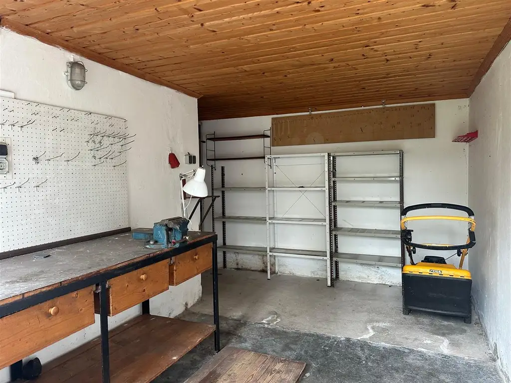 Einfamilienhaus mit Nebengebäuden