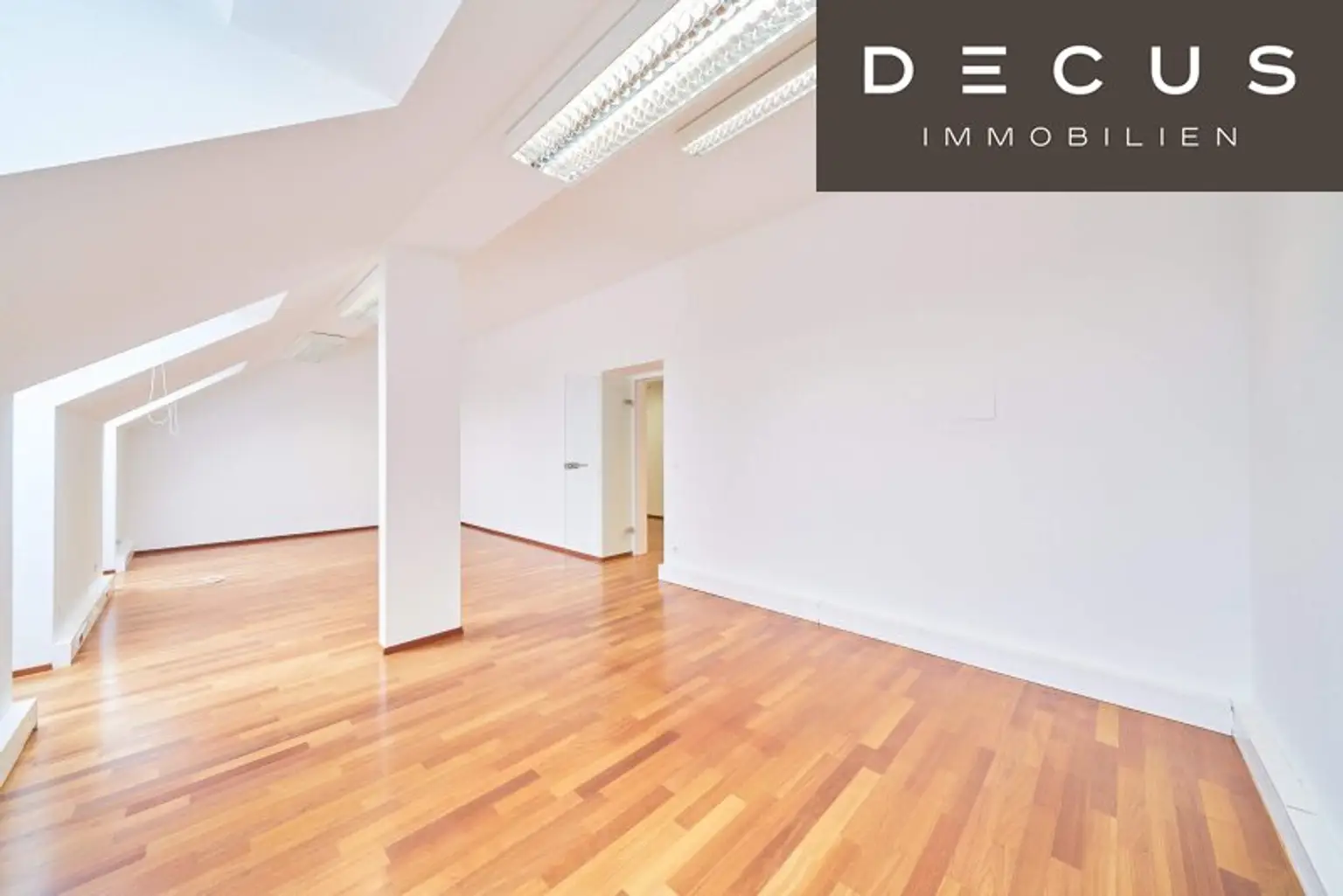 + + + NUSSDORFER PLATZ + + + hochwertiges 5-Raum-Büro + + + gekühlt + + +