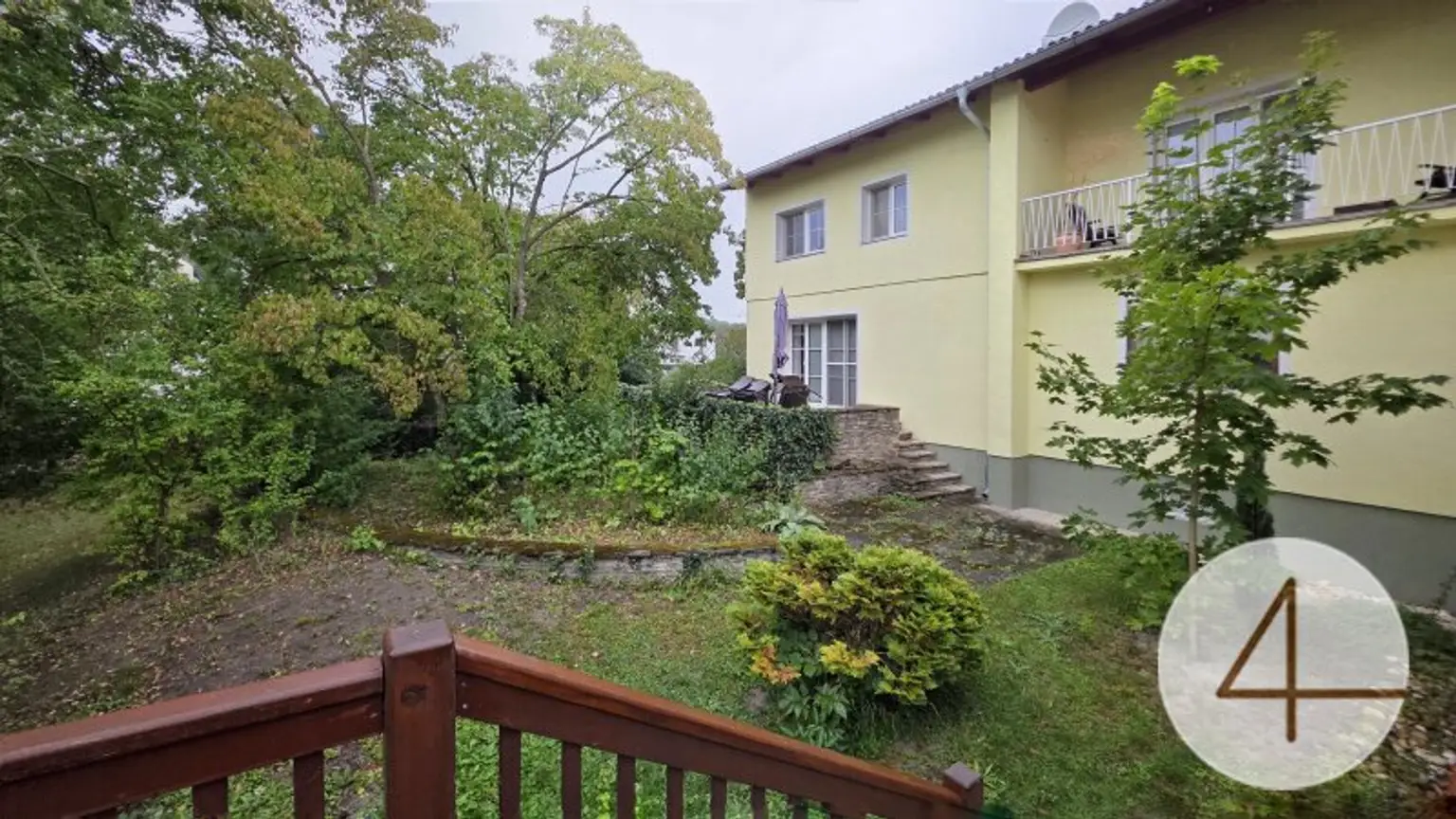 Zweifamilienhaus mit ca. 300 m² Wohnfläche