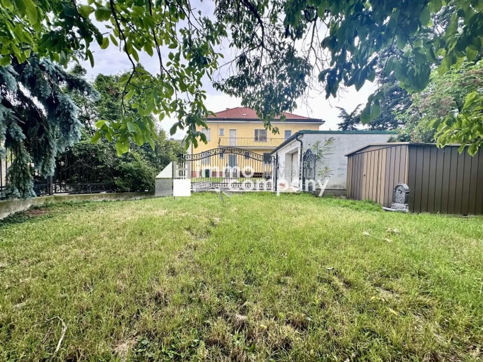 Traumhaftes Einfamilienhaus in Lassee: 9 Zimmer, Garten, Balkon und mehr!