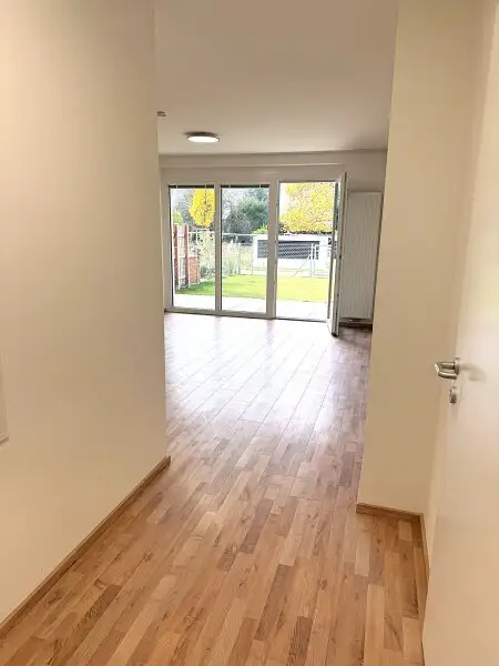 WUNDERSCHÖNER ERSTBEZUG MIT GARTEN UND SONNENTERRASSE