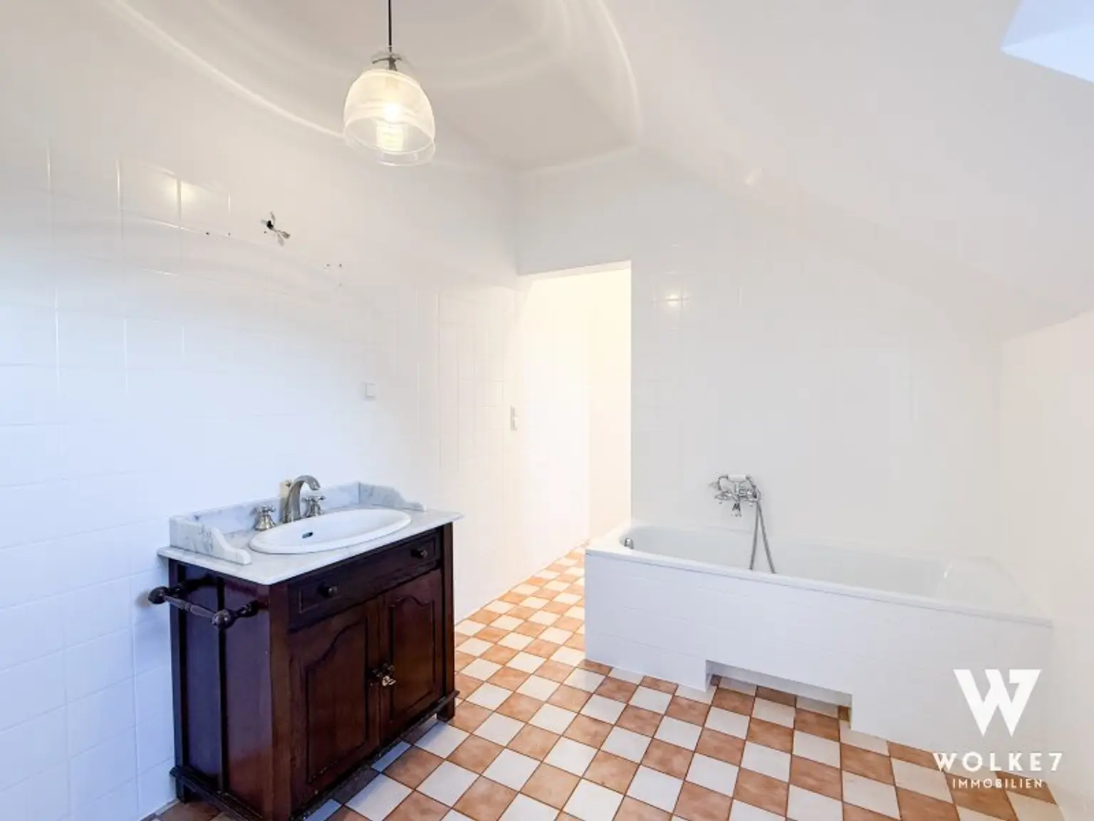 Stilvolle 3–4-Zimmer-Maisonette im Herzen des 9. Bezirks I Exklusives Dachgeschoss-Wohnen I Nähe U4 / U6