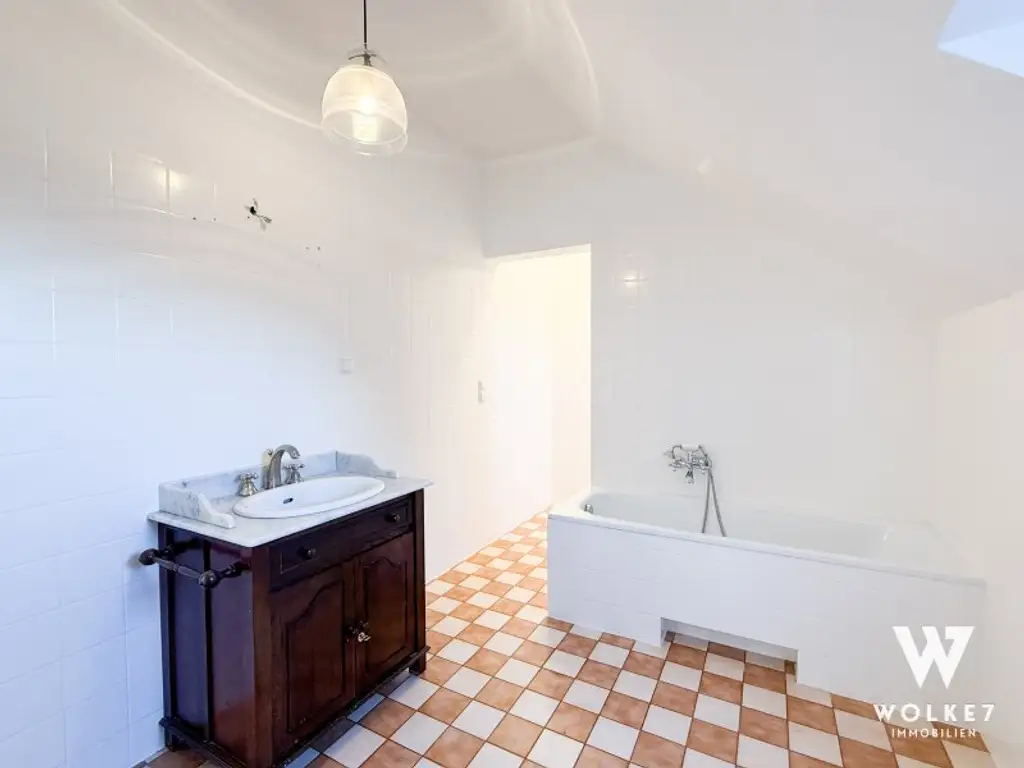 Stilvolle 3–4-Zimmer-Maisonette im Herzen des 9. Bezirks I Exklusives Dachgeschoss-Wohnen I Nähe U4 / U6