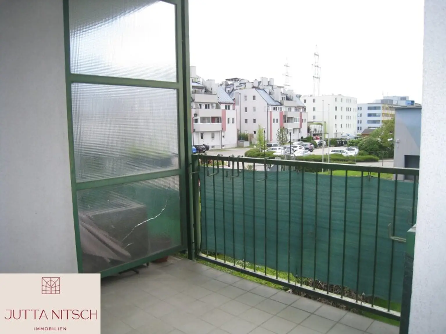 Gut geschnittene 3-Zimmerwohnung mit Loggia und Parkplatz - Wiener Neudorf
