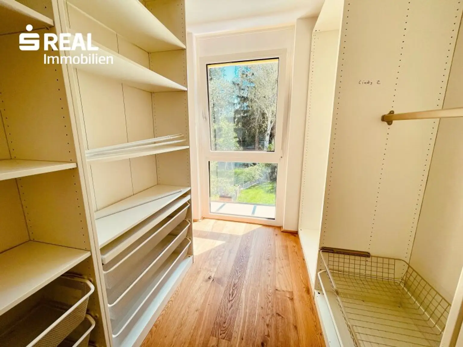 begehbare Garderobe- Schlafzimmer