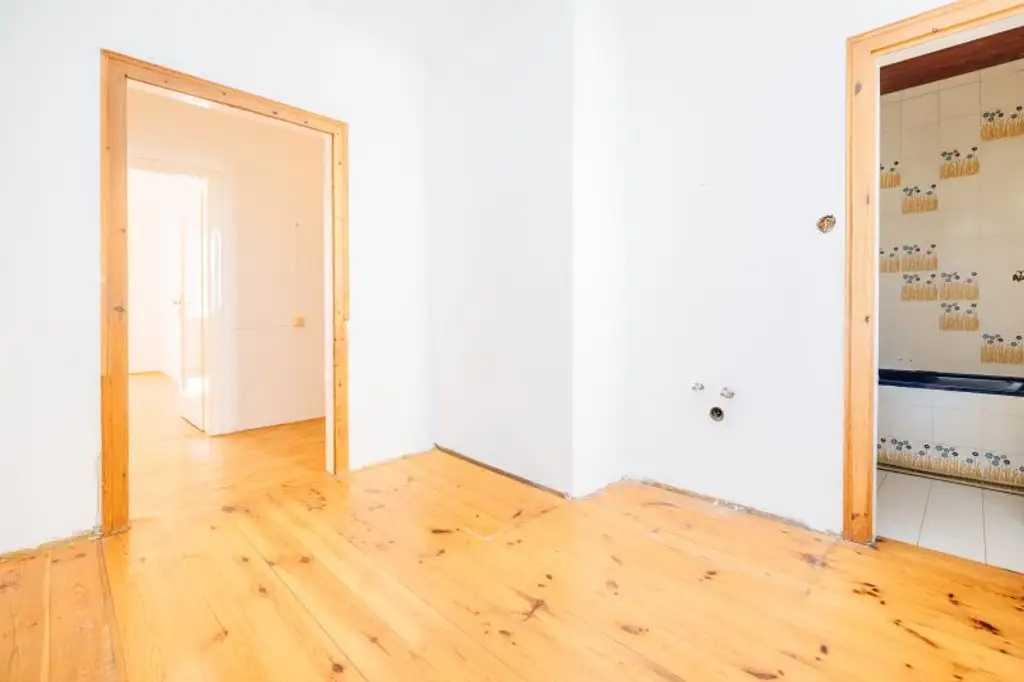 GEIDORF I ZENTRAL & DOCH IDYLLISCH I GRÜNBLICK I ANGENEHME WOHNATMOSPHÄRE I BAD MIT WANNE UND FENSTER I CHARAKTERVOLLER PARKETT I PROJEKT WOHNEN