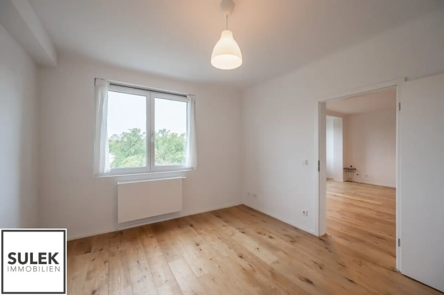 Gut geschnittene, modernisierte 4 Zimmer Wohnung mit Fernblick beim Schweizergarten - ab sofort beziehbar! (nicht WG-geeignet)