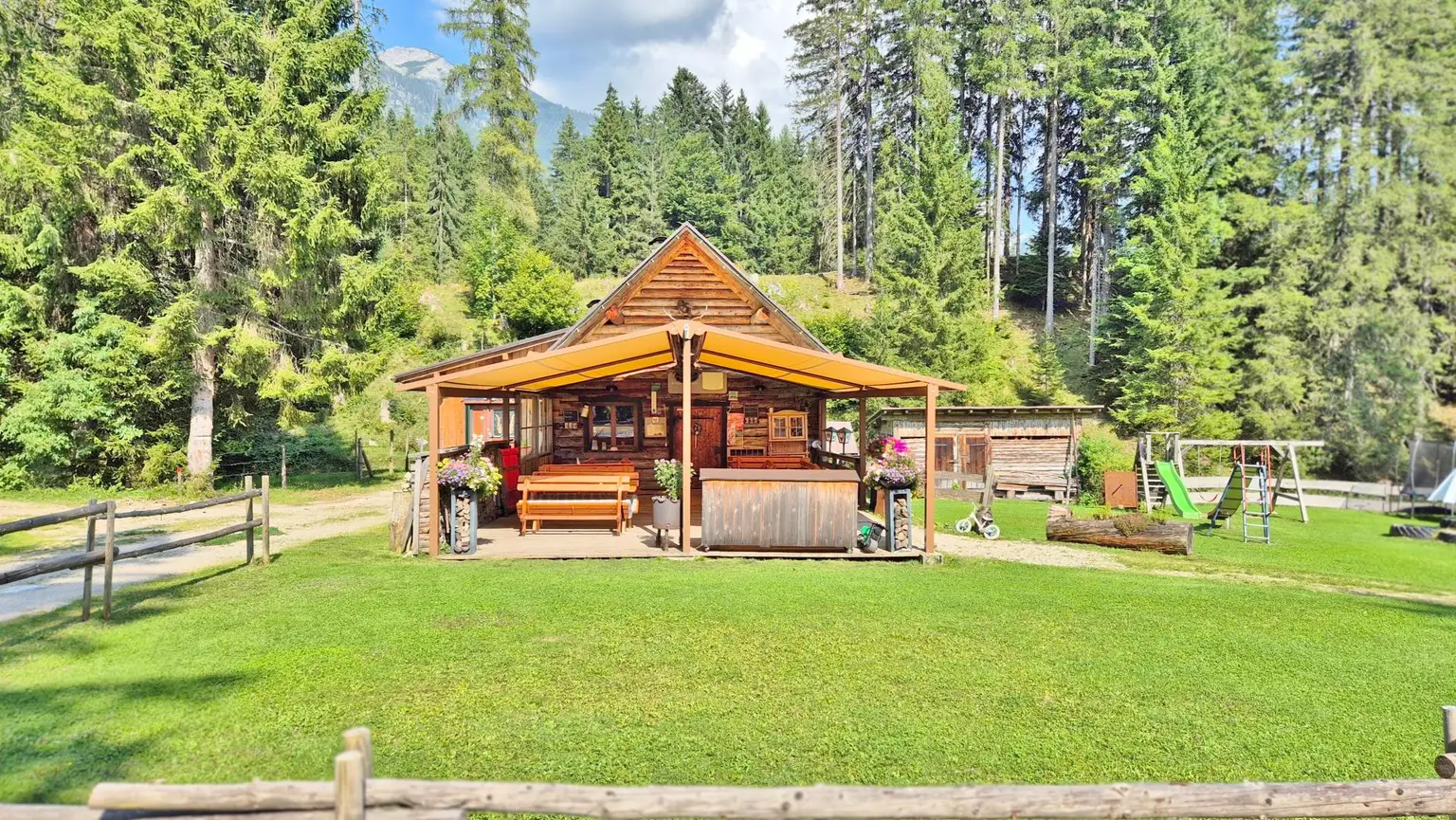 Bad Mitterndorf: Almhütte!! auf Eigengrund mit Nebengebäuden