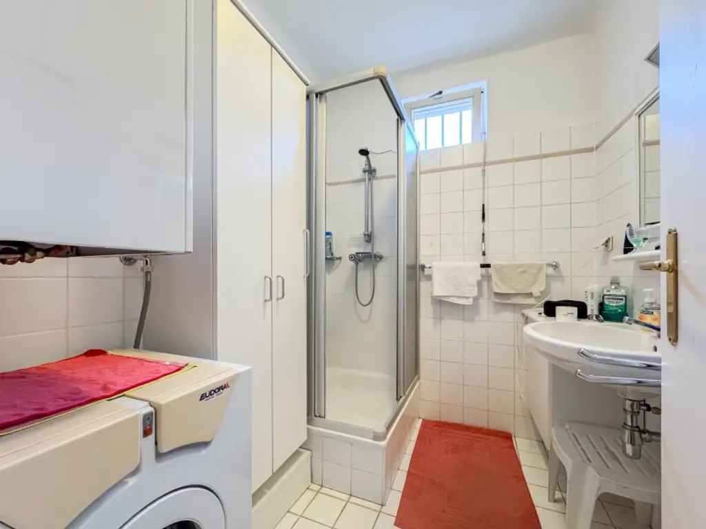 DACHGESCHOSSWOHNUNG MIT TERRASSE - möbliert oder unmöbliert