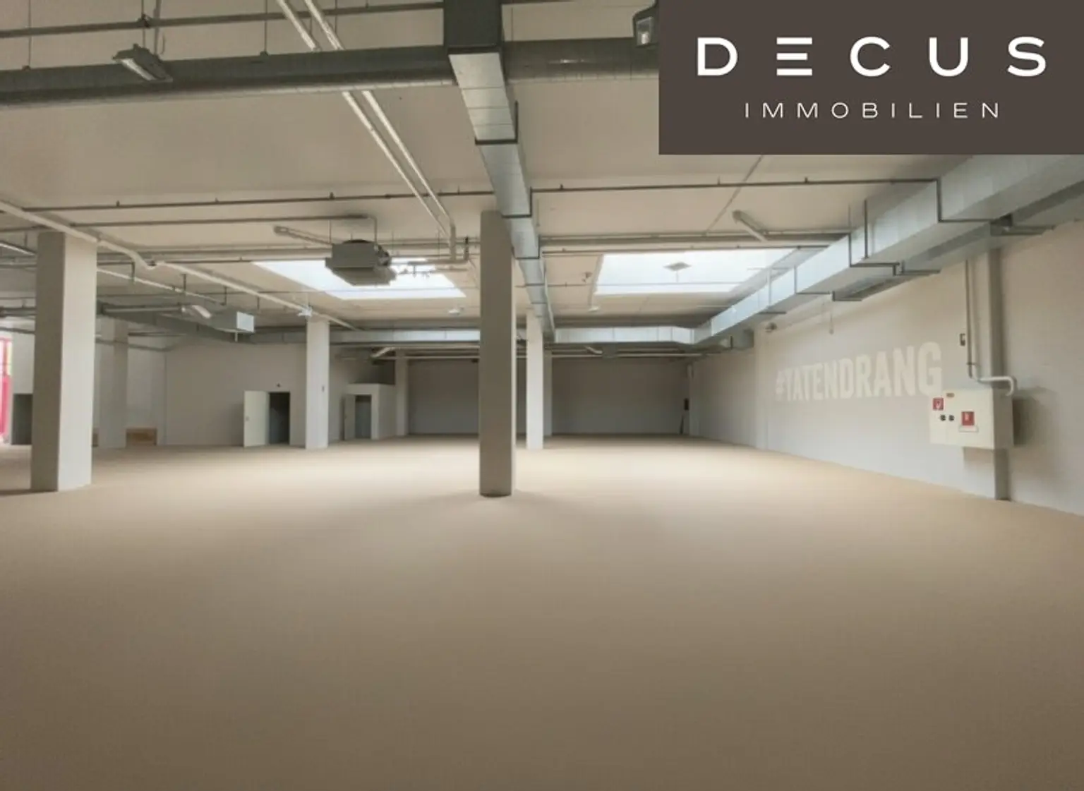 Geschäftsfläche mit ca. 1.000m2 - KI-bearbeitet