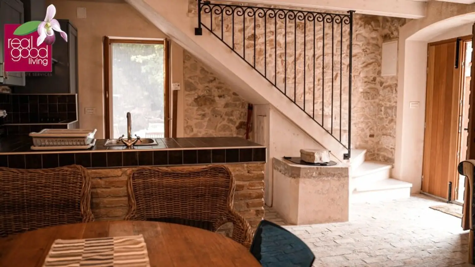 Respiro Mediterraneo Dinka – Authentische Steinvilla mit Kamin