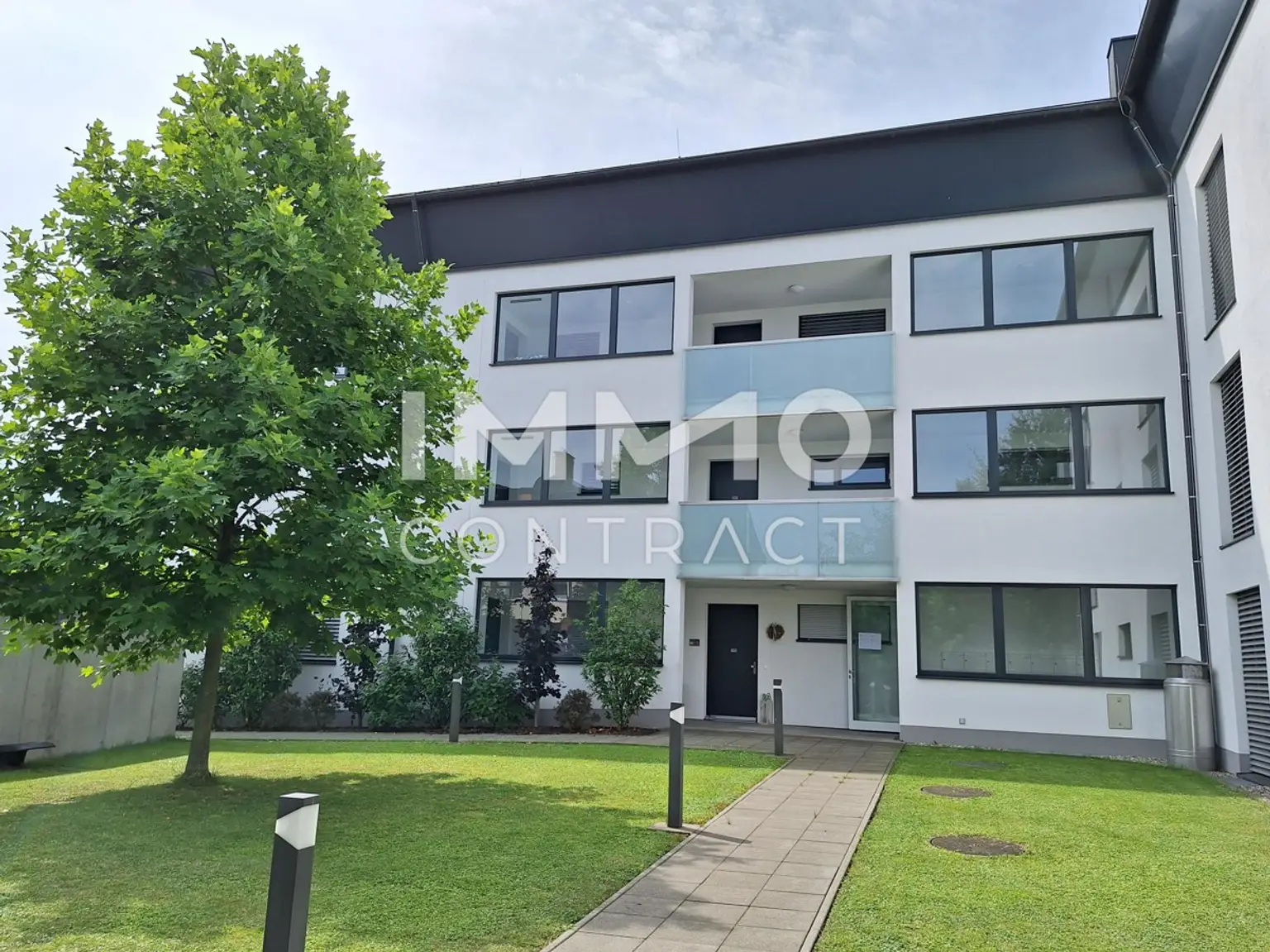 Elegante 3-Zimmer Gartenwohnung im Zentrum von Ried - inkl. Carport und Komplettausstattung