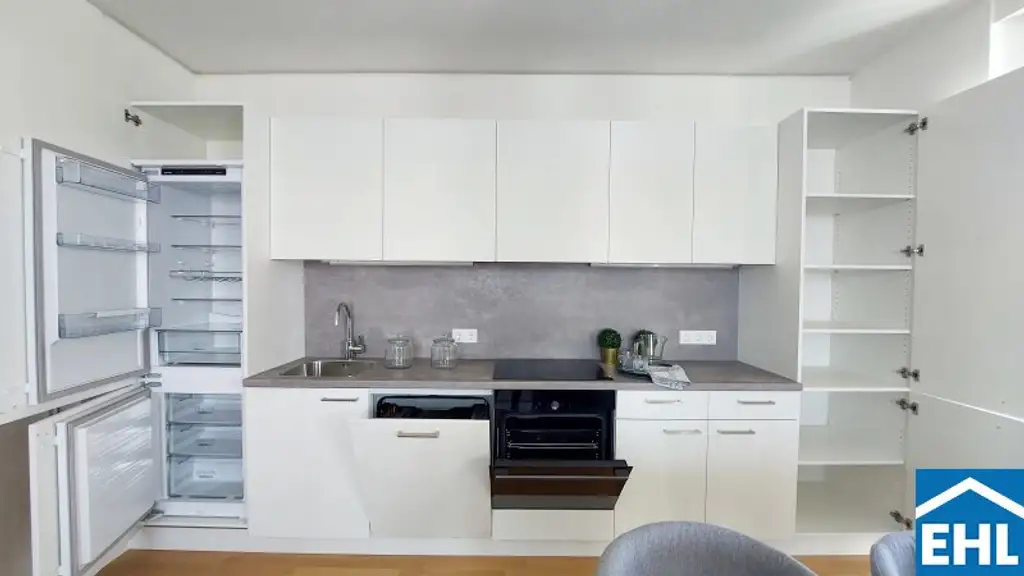 4-Zi.-Erstbezug mit Pool, Sauna & Skylineblick | TOWER HOMES im V22