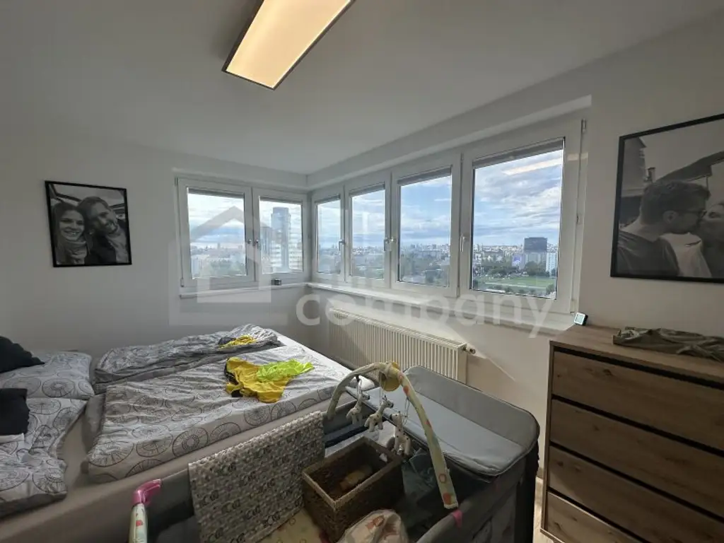 Skyline-Living im 20. Bezirk – 13. Stock, Panoramablick & Garage“