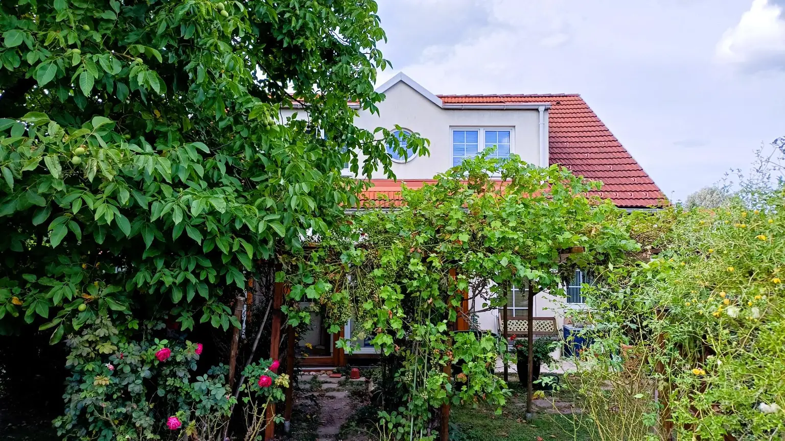 Einfamilienhaus mit Carport, schönem Garten am Badesee Neudörfl - Superädifikat