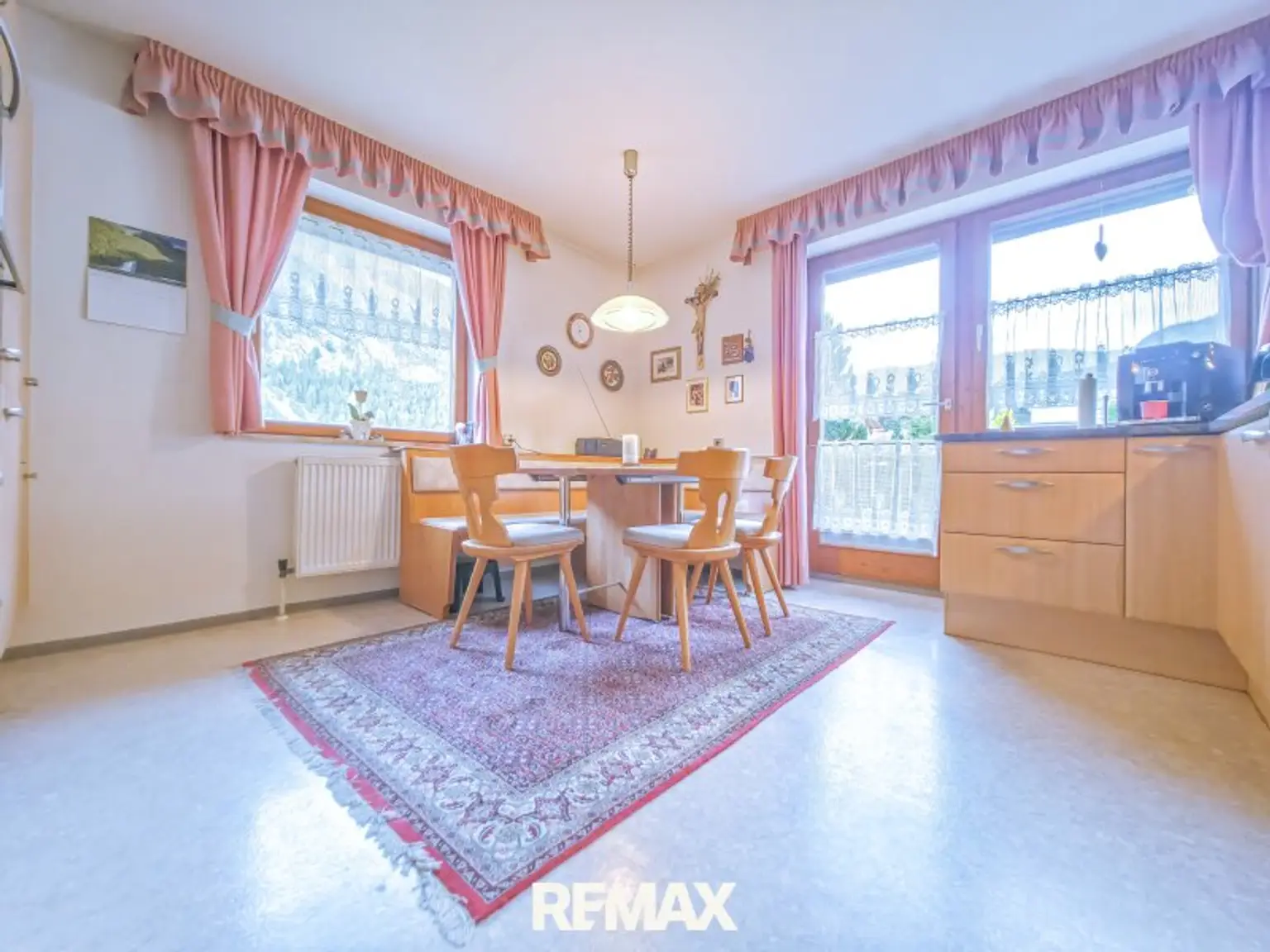 Familienfreundliches Mehrfamilienhaus mit traumhaftem Garten in Nassereith!
