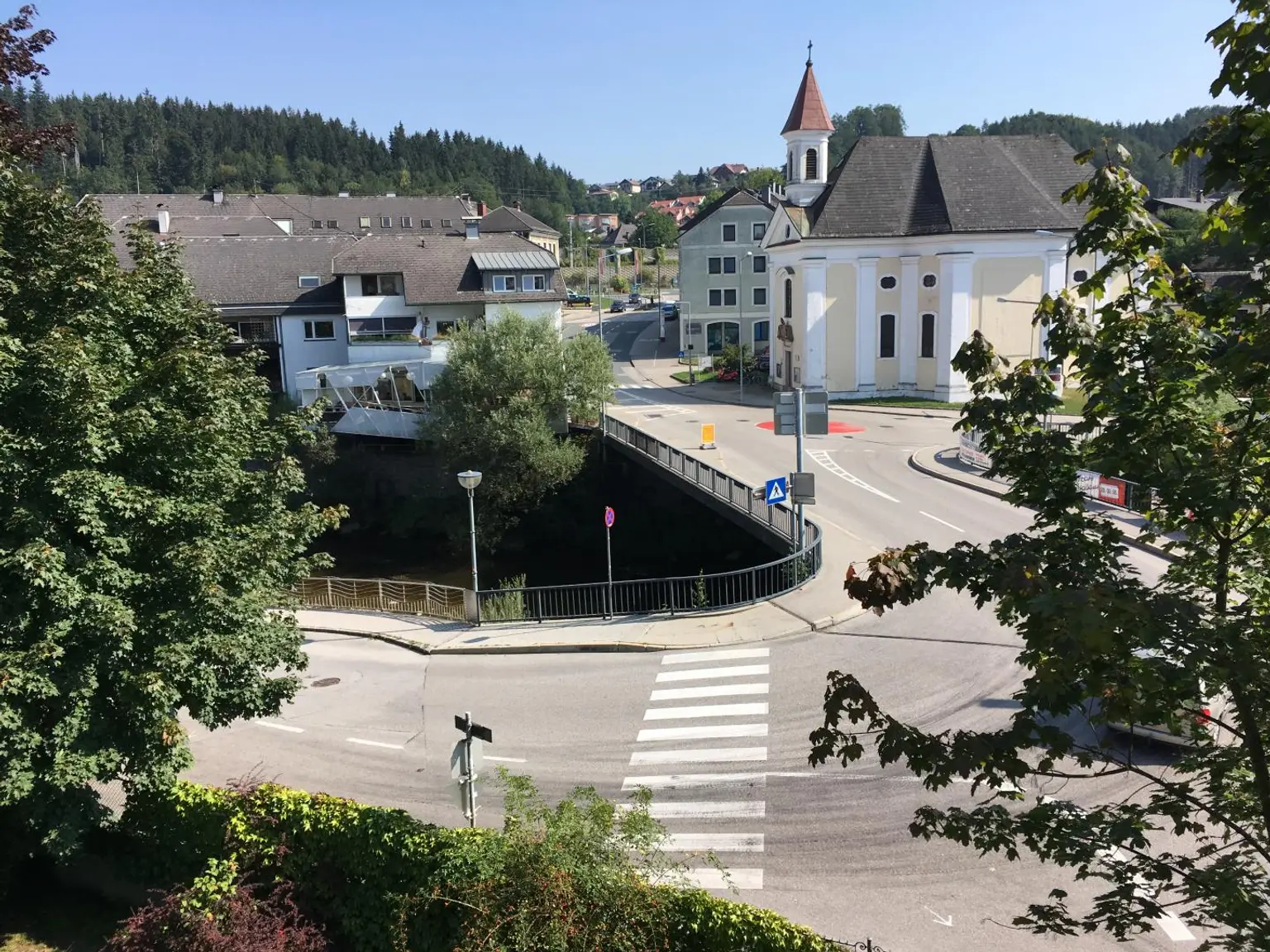 COMING SOON! Exklusive Wohnungen mit 54 - 57 m² Wohnfläche, Balkon / Terrasse, Tiefgaragenplatz und Villen Flair zu vermieten in Vorstadt Vöcklabruck