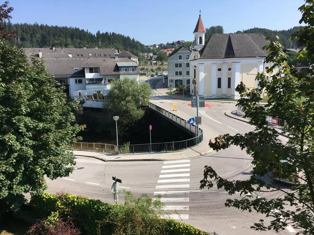 COMING SOON! Exklusive Wohnungen mit 54 - 57 m² Wohnfläche, Balkon / Terrasse, Tiefgaragenplatz und Villen Flair zu vermieten in Vorstadt Vöcklabruck