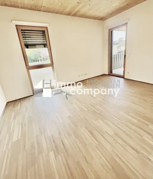Moderne und neue Wohnung mit schöner Aussicht + Balkon und Terrasse!