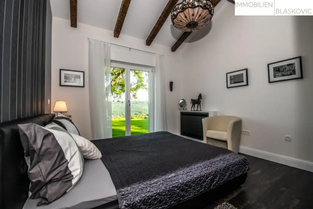 Charmante Villa im Grünen mit fabelhafter Aussicht in die Natur
