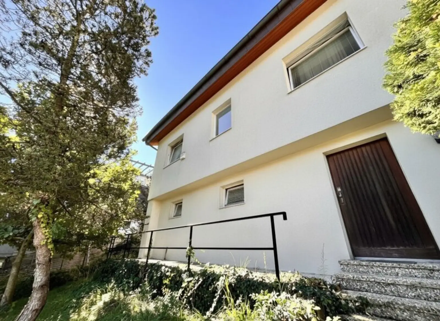 Haus mit Potenzial in Kierling – Ruheoase mit Garten, Pool & Wintergarten