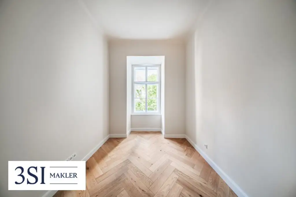 Wohnen beim Schloss Belvedere: Erstbezug im Stilaltbau mit 2 Balkonen und Klimaanlage!