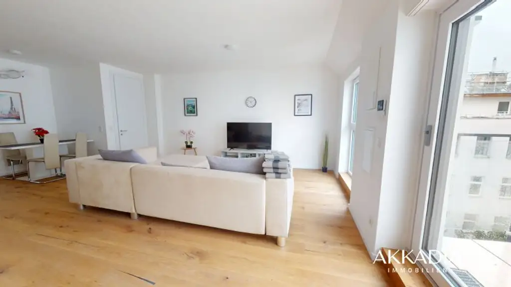 Stilvolle DG-Wohnung mit Balkon