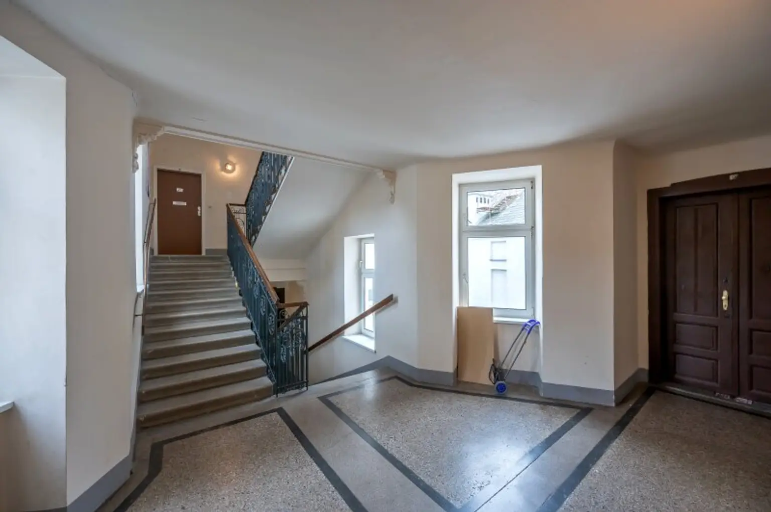 ++Fasangarten++ Altbau mit Potenzial – sanierungsbedürftige 2-Zimmer-Wohnung