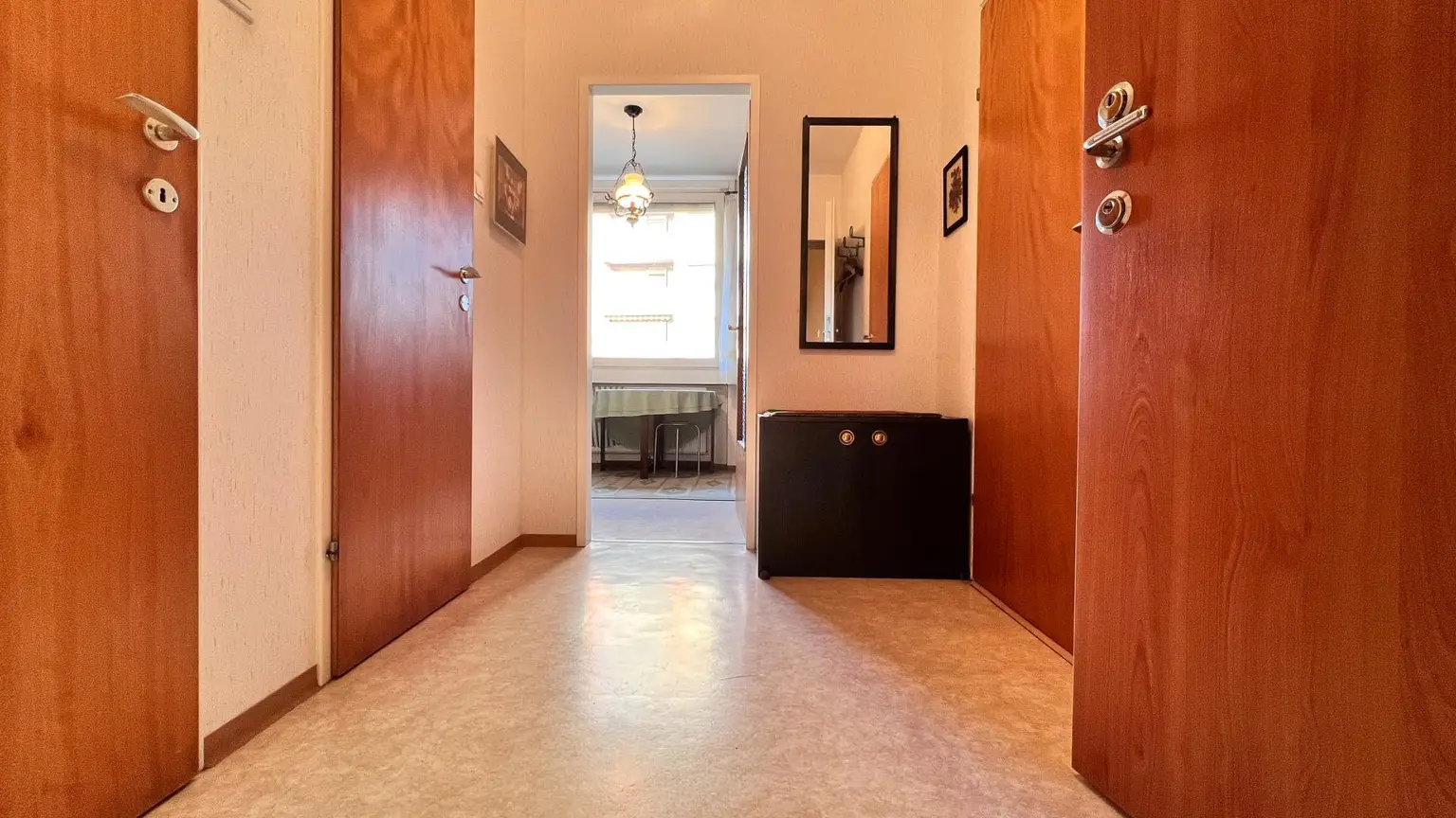 Eigentumswohnung mit Loggia – zentrale Lage in Fischamend