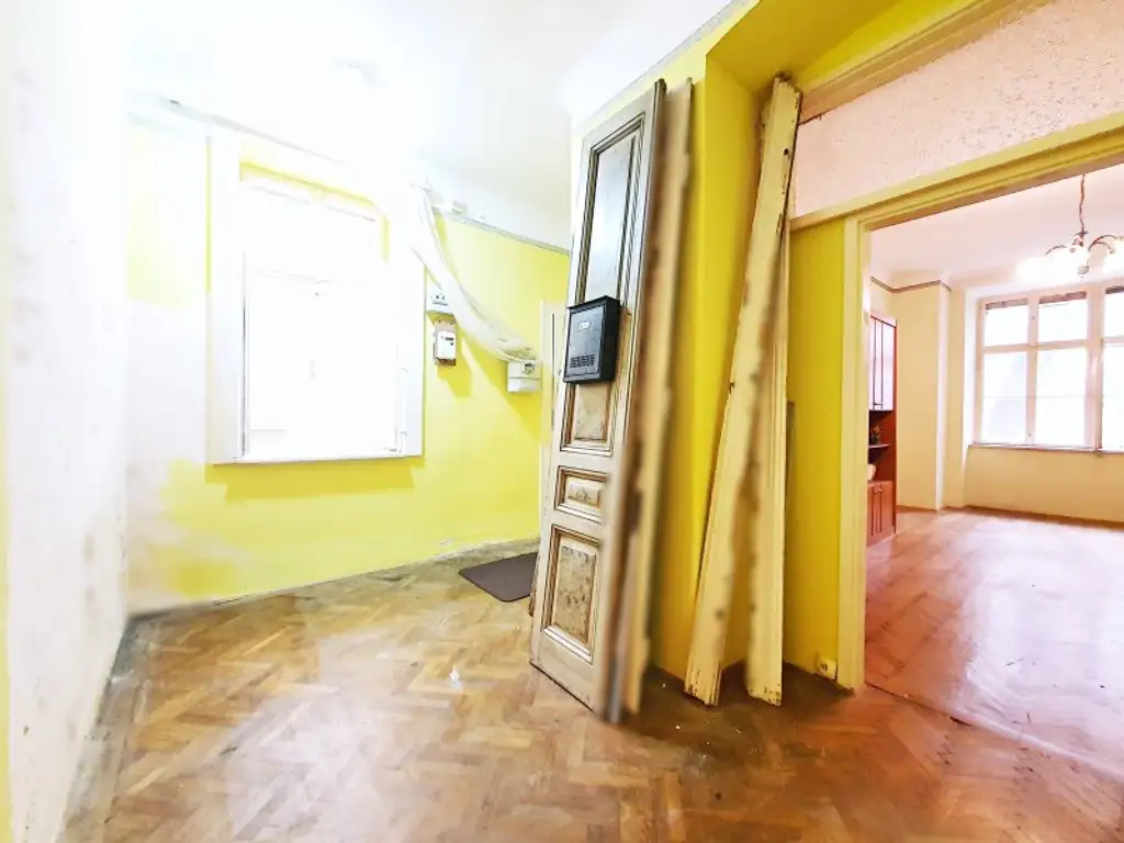++NEU++ Sanierungsbedürftige ALTBAU-CHARME & Top-Lage!  2,5-Zimmer-Perle perfekt als Anlage beim Ebner-Eschenbach-Park!