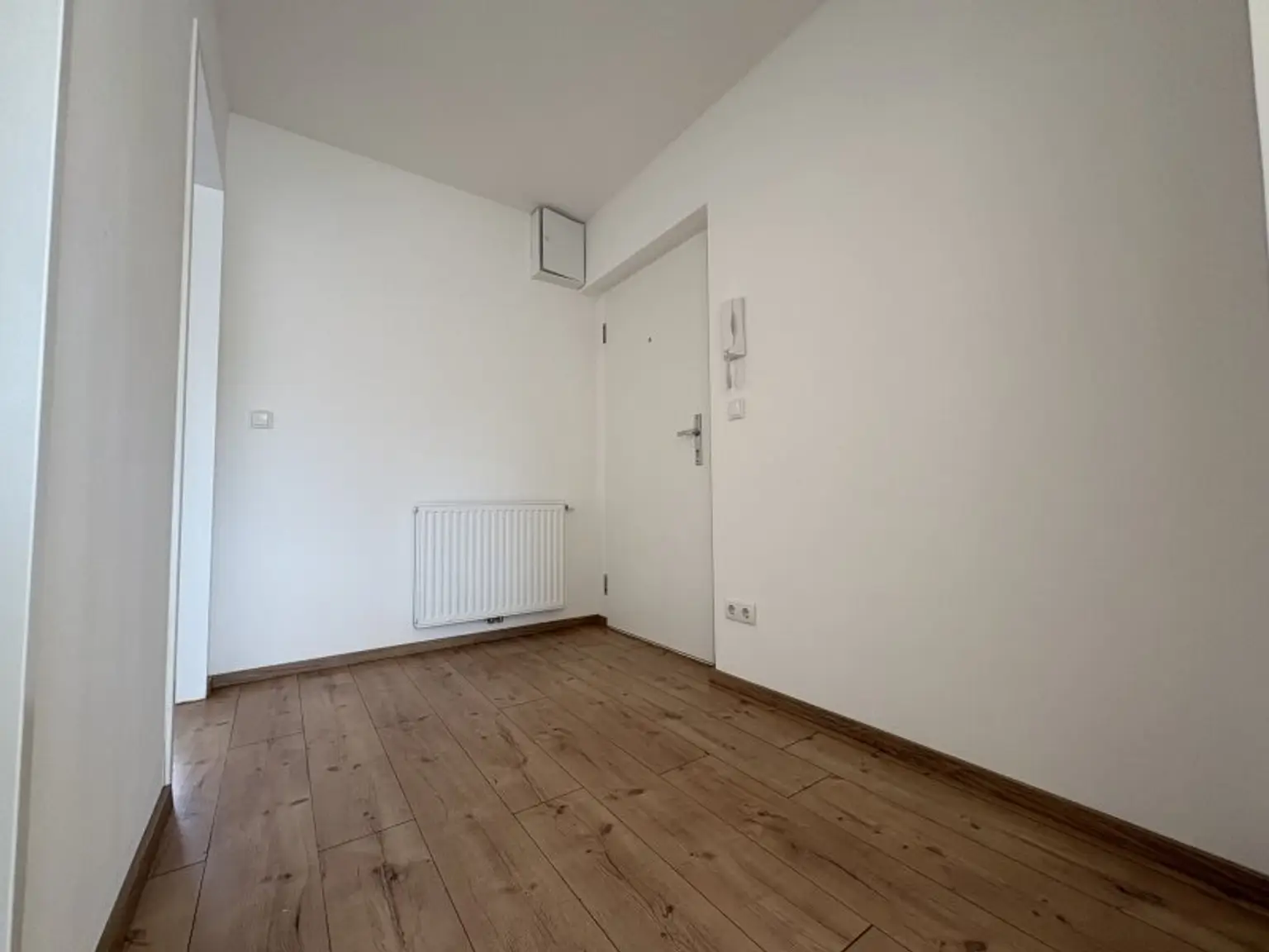 Sonnige 2-Zimmer Wohnung mit zwei Terrassen (Parkplatz inkl.)