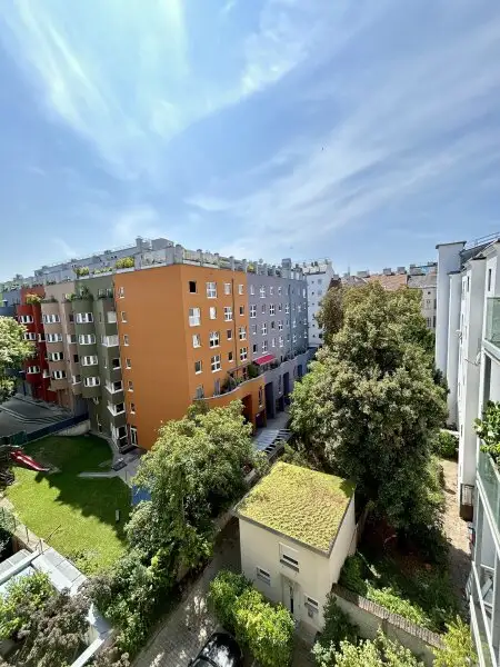Exklusive Dachgeschosswohnung mit Grün-Blick in Top-Lage - Luxusausstattung