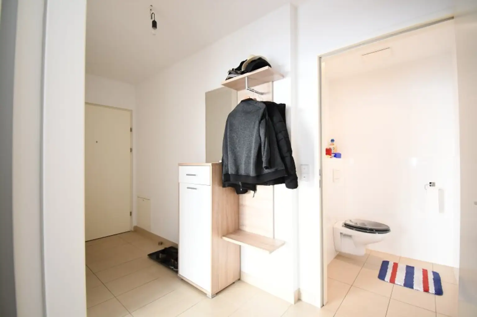 OPEN HOUSE-Besichtigung mit Einzelterminen, am Samstag, den 11.10.2025, zwischen 10:30-12.00! Pärchenhit! Zweizimmerwohnung in guter Lage in gepflegten Zustand!